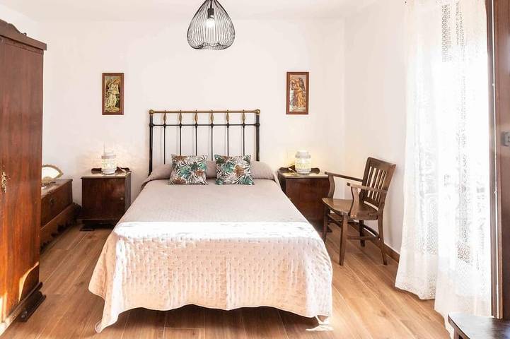 Rustic house with fireplace and wifi in Nigüelas, Cordillera Penibética