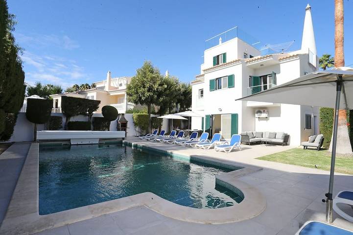 Villa für 11 Personen, mit Terrasse und Garten - 1