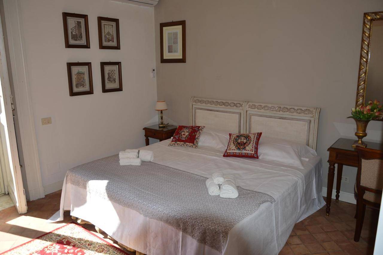 Double Room with Private Bathroom in Mascalucia, Catania e dintorni