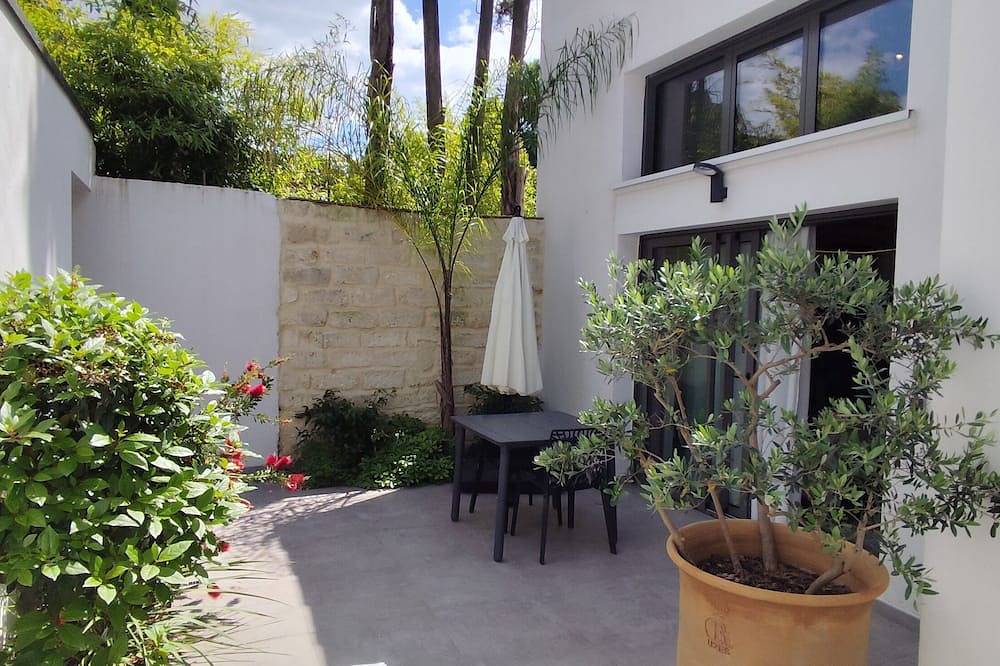 Entire apartment, Studio 32 m², quiet and air-conditioned, ideal for discovering Montpellier and its region. in Port Marianne, Montpellier