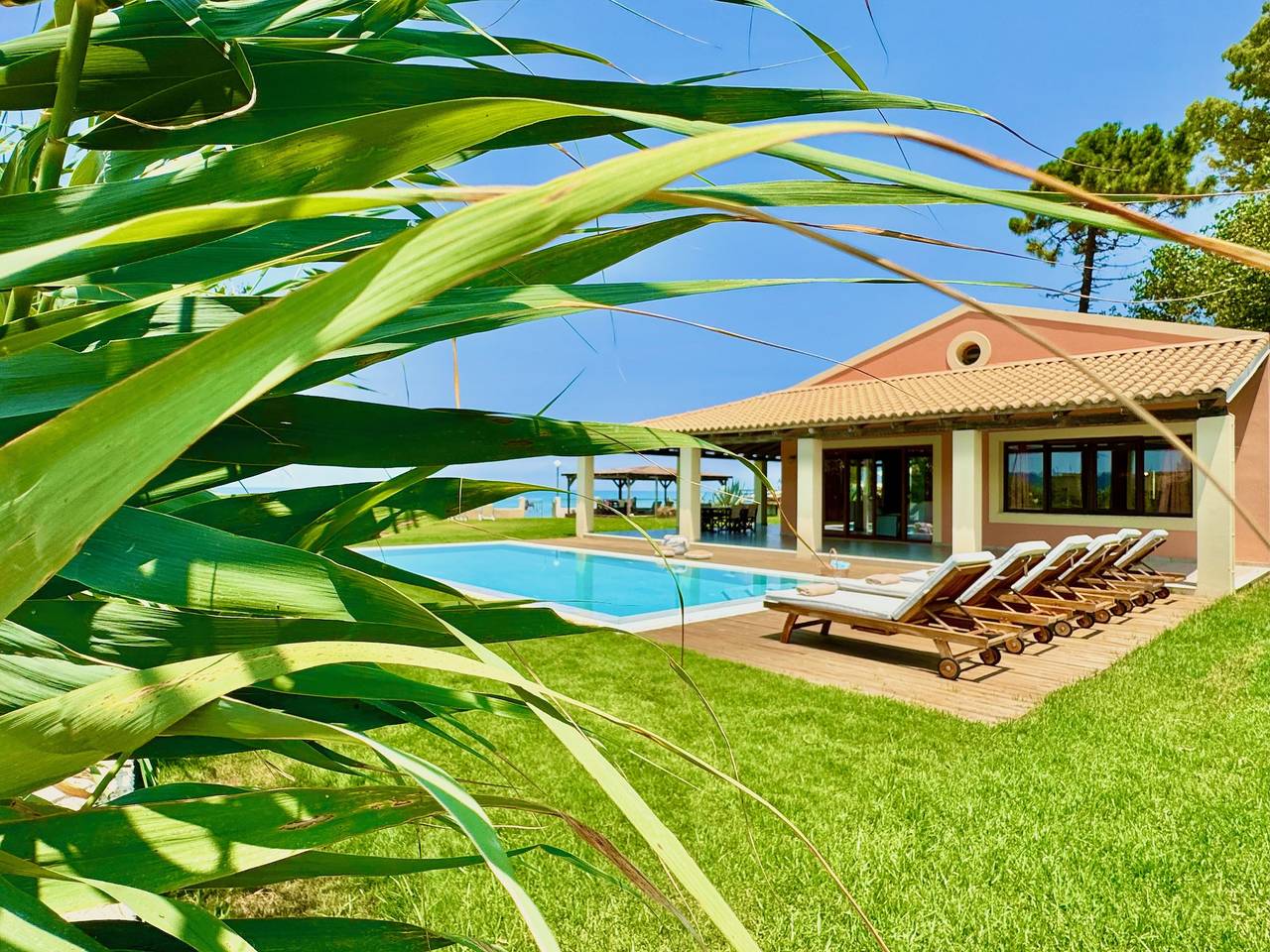 Beachfront Villa Calypso with private pool in Acharavi, Korfu
