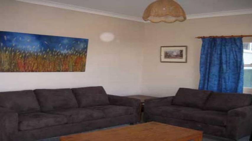 Holiday home for 10 people, with garden in MacMasters Beach