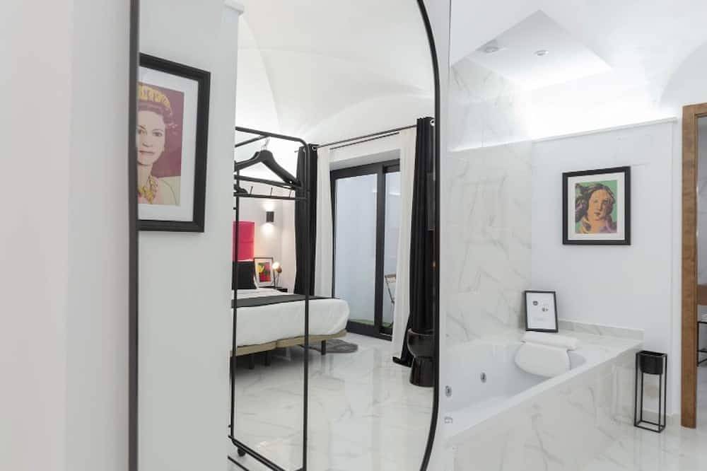 Entire apartment, Andy - Studio with Jacuzzi on the ground floor in Mérida, Badajoz Province