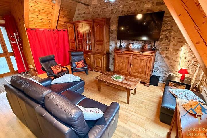 Gîte pour 12 personnes, avec jardin à Murat-le-Quaire