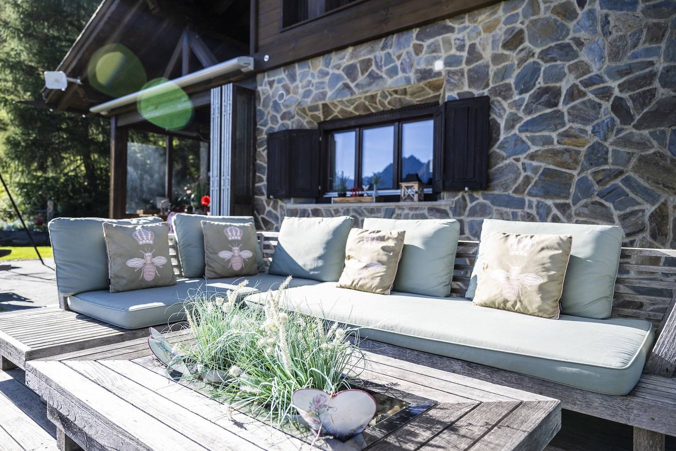 Bergchalet Flöna: Luxuriöses freistehendes 5 Zimmer-Chalet an der Pist mit Hotpot & Sauna in Scuol, Unterengadin