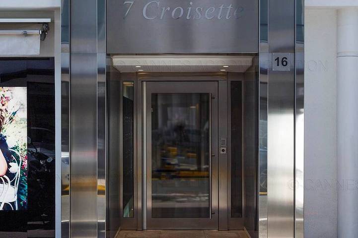 Gîte pour 3 personnes, avec terrasse dans Palais Des Festivals Et Des Congres - 4