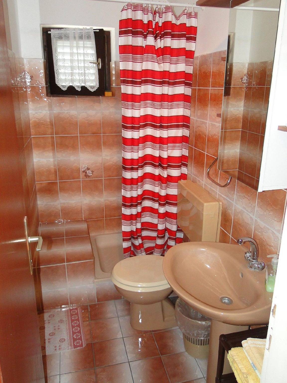 Ganze Ferienwohnung, Zimmer Radojka 1 in Primosten, Šibenik-Knin
