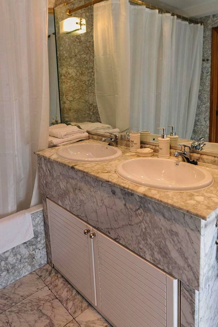 Casa rural para 12 personas, con Balcón y Terraza además de Jardín y Vistas en Rioja Alta - 4