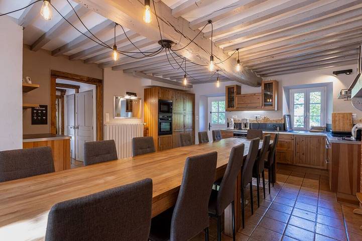 Location de vacances pour 15 personnes, avec Balcon et Jardin à Biollet