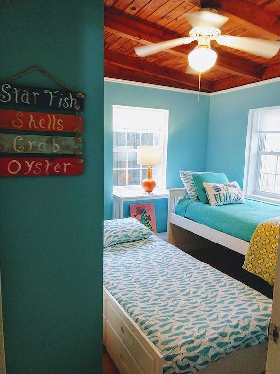 Adorable Cottage am Meer - Meerblick - 1/2 Block zu Fuß zum Strand - eingezäunten Hof in Yaupon Beach, Oak Island (NC)