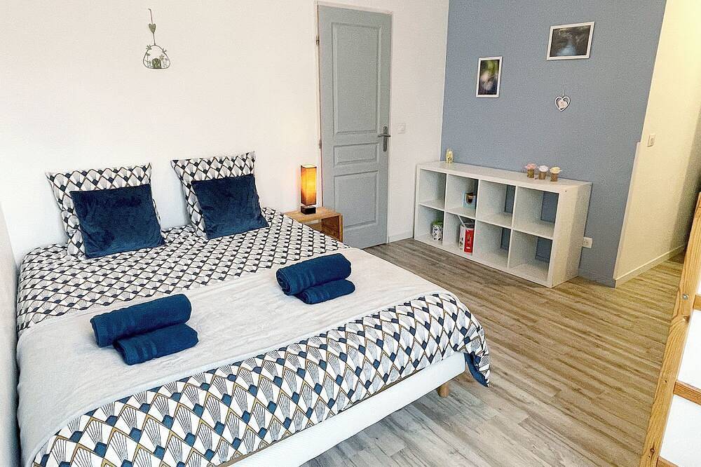 La Family House, spacieuse avec extérieur, jeux enfants, wifi et parking in Cormicy, Marne