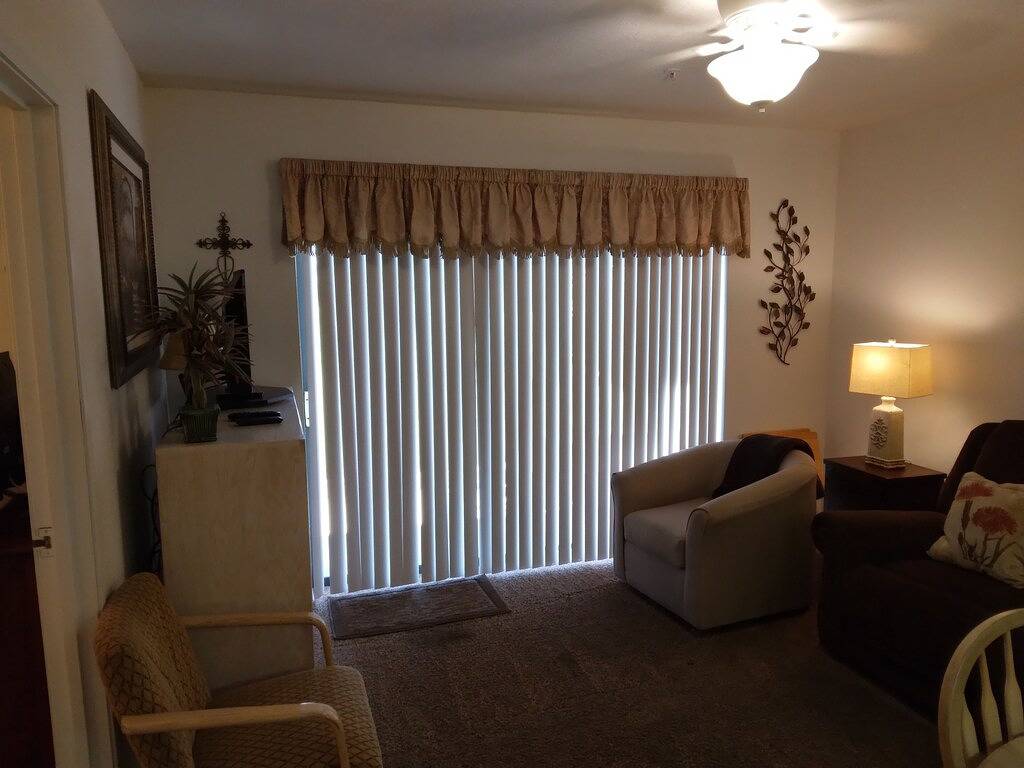 Ganze Wohnung, Fully furnished condo adjacent to golf course. 2 minute walk the London Bridge in Lake Havasu City, Mohave County