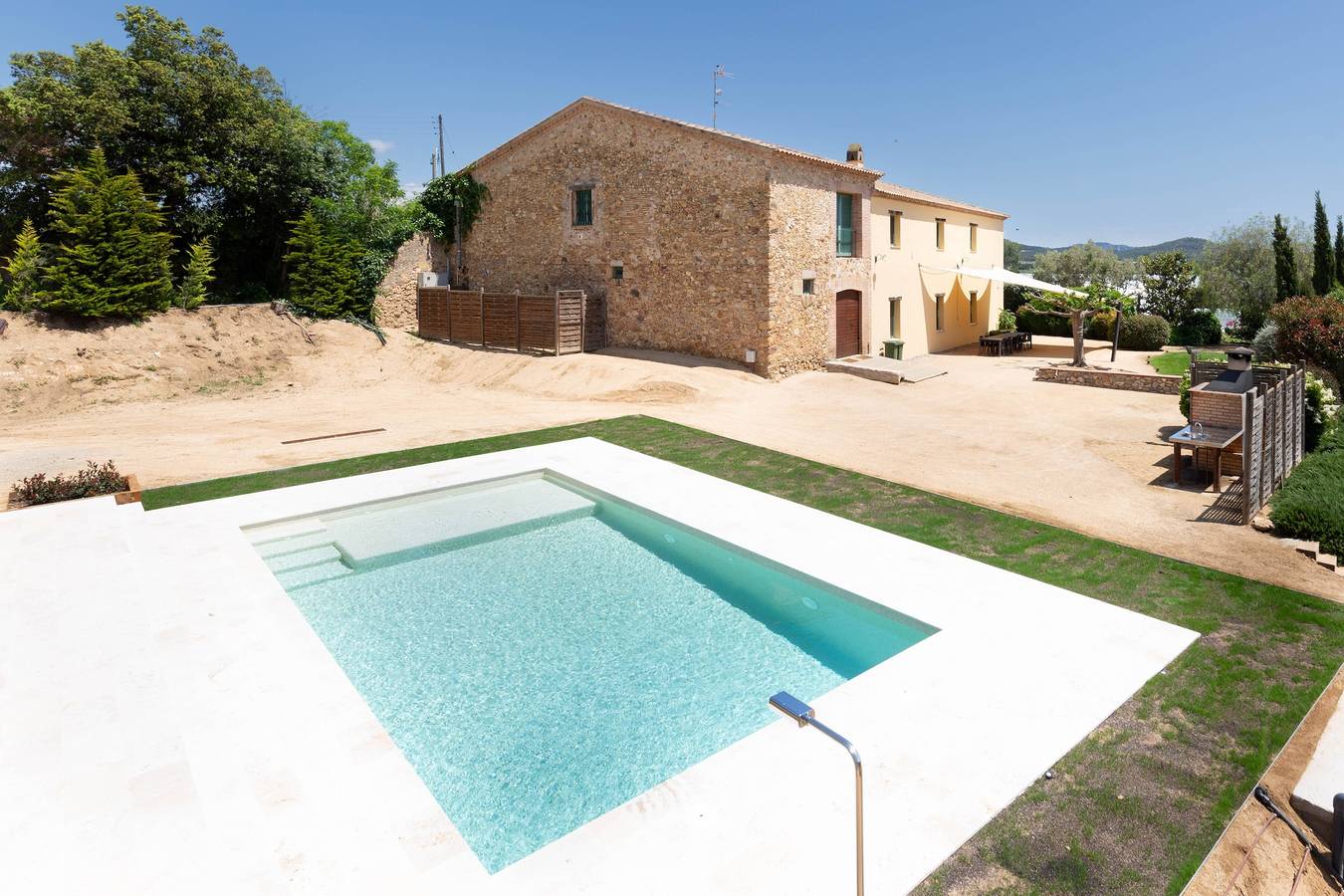 Villa 'Mas Tortós' mit Bergblick, privatem Garten und Grill in Palafolls, Costa del Maresme