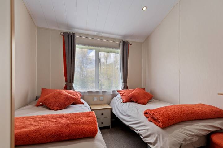 St Mary's View - Luxury Lodge, Close to Beach in Penally, Pembrokeshire