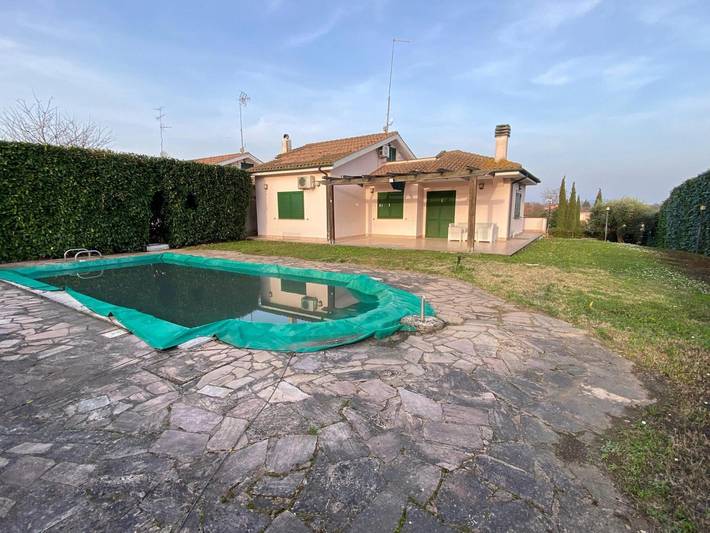 Casa Rica – Villa mit privatem Pool und Garten in Nepi, Braccianosee