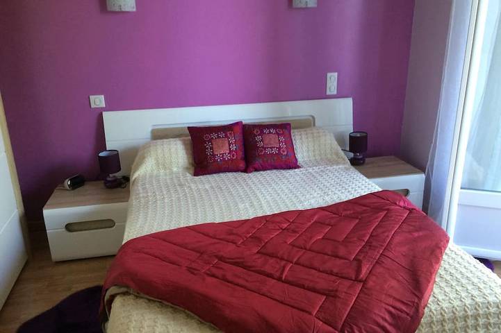 Ganze Wohnung, T2 5 Minuten von der Innenstadt, Garage und Privatparkplatz in Rodez, Aveyron