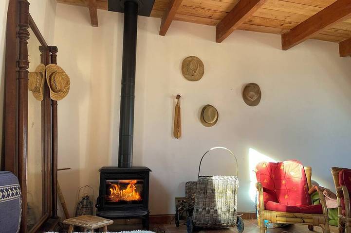 Cabane en bois pour 4 personnes, avec jardin et terrasse, animaux acceptés