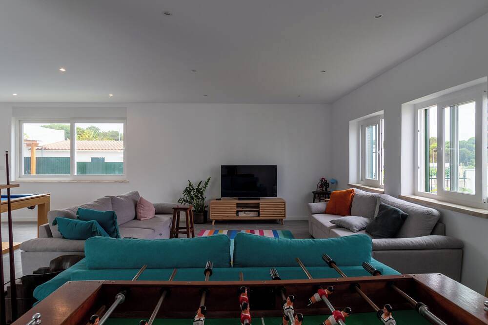 Casa do Mural - Heated pool, games room, garden and beaches nearby! in Praia do Meco, Sesimbra (Castelo)