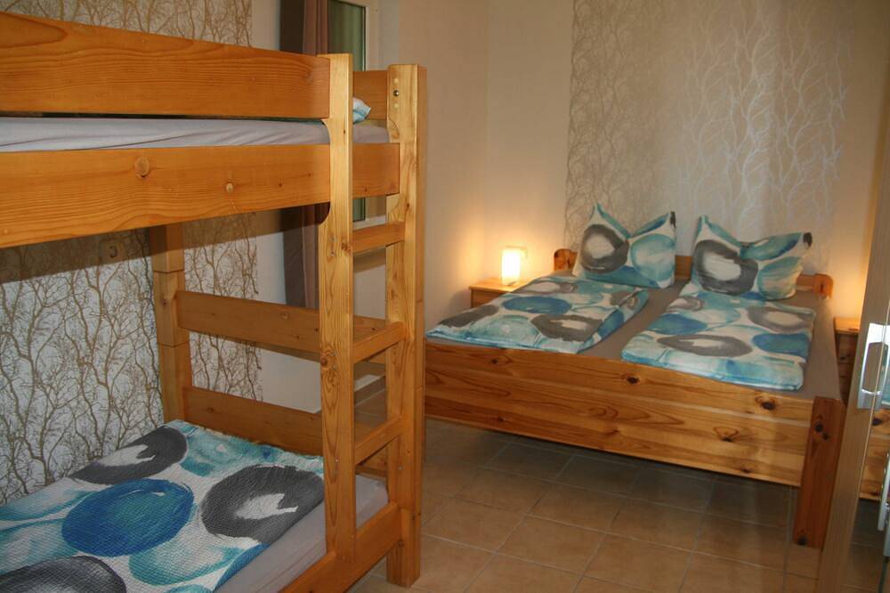 Ganze Wohnung, Bungalow am Ostseeradweg Rerik - Bungalow mit Terrasse (50m², max 4 Personen) in Ostseebad Rerik, Rerik