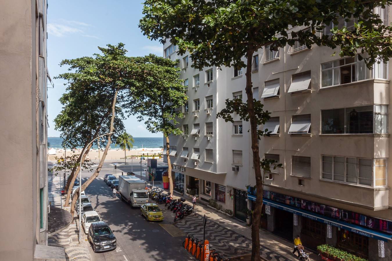 Entire apartment, 2 minutes from Copacabana Beach | D302 in Copacabana, Rio de Janeiro
