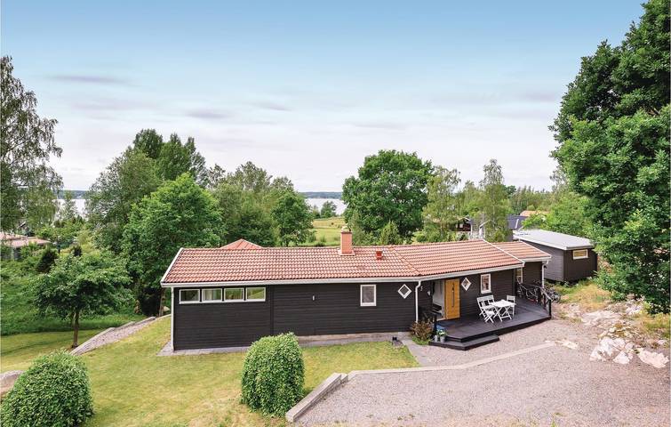 Ferienhaus für 10 Personen, mit Sauna und Terrasse sowie Garten und Seeblick, kinderfreundlich in Östergötland - 2
