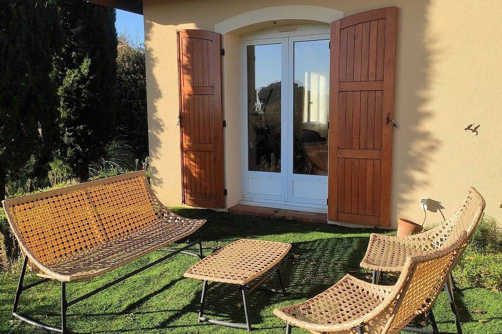 Dépendance cocooning bon standing Ampuis. Pets welcome! in Ampuis, Parque Natural Regional de Pilat