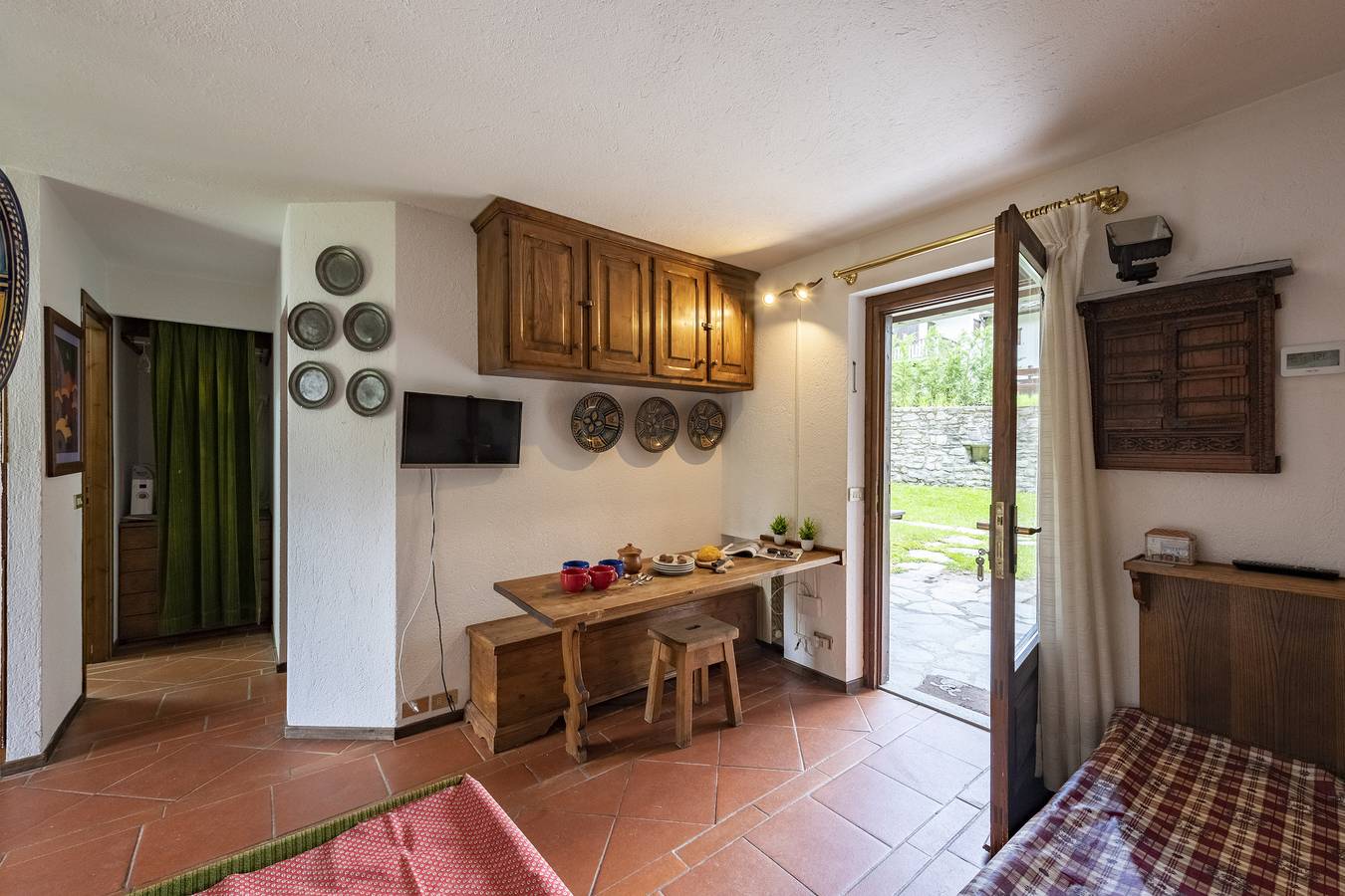 Ganze Wohnung, Cozy Apartment with Garden in Courmayeur in Verrand, Comune di Pré-Saint-Didier