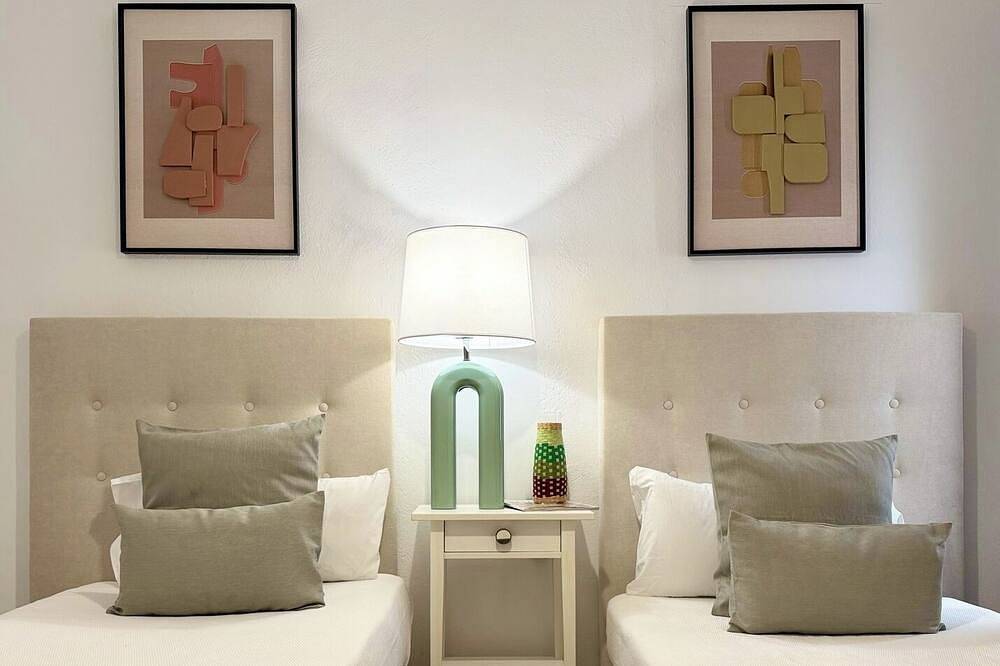 Entire apartment, Canaryislandshost l Orilla Ii in Famara Beach, Teguise