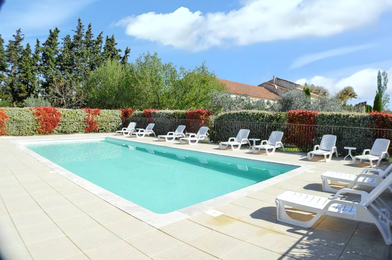 Ganze Wohnung, Geräumige Wohnung in Monteux mit Gemeinschaftspool in Monteux, Vaucluse