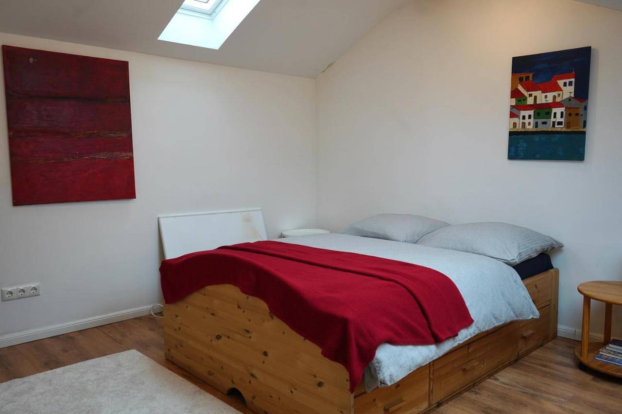 Ganze Wohnung, Two-Bedroom Apartment in Chorweiler, Köln