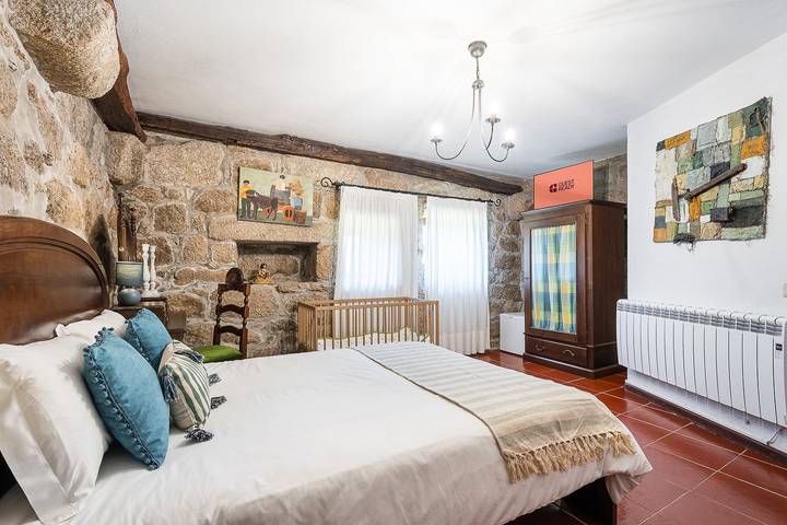 Glamping for 2 people, with pool and garden as well as balcony in Portugal