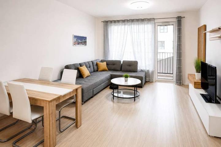 Ferienwohnung für 6 Personen, mit Pool und Balkon - 1
