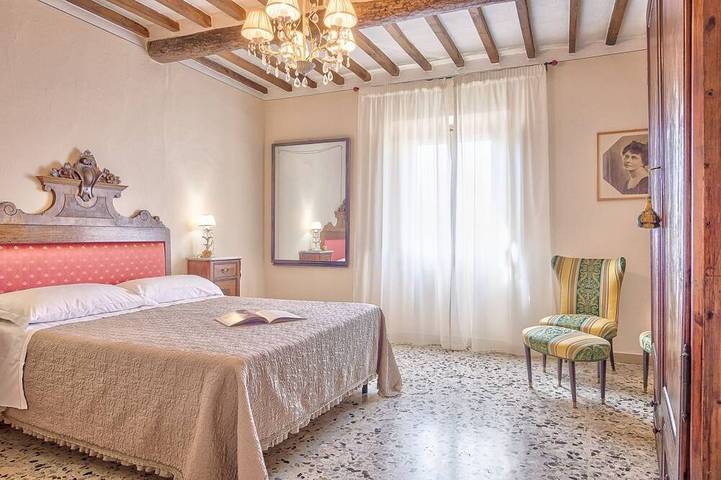 Casa Bacco - private house with a remarkable garden in the centre of Cortona in Cortona, Arezzo Provinz