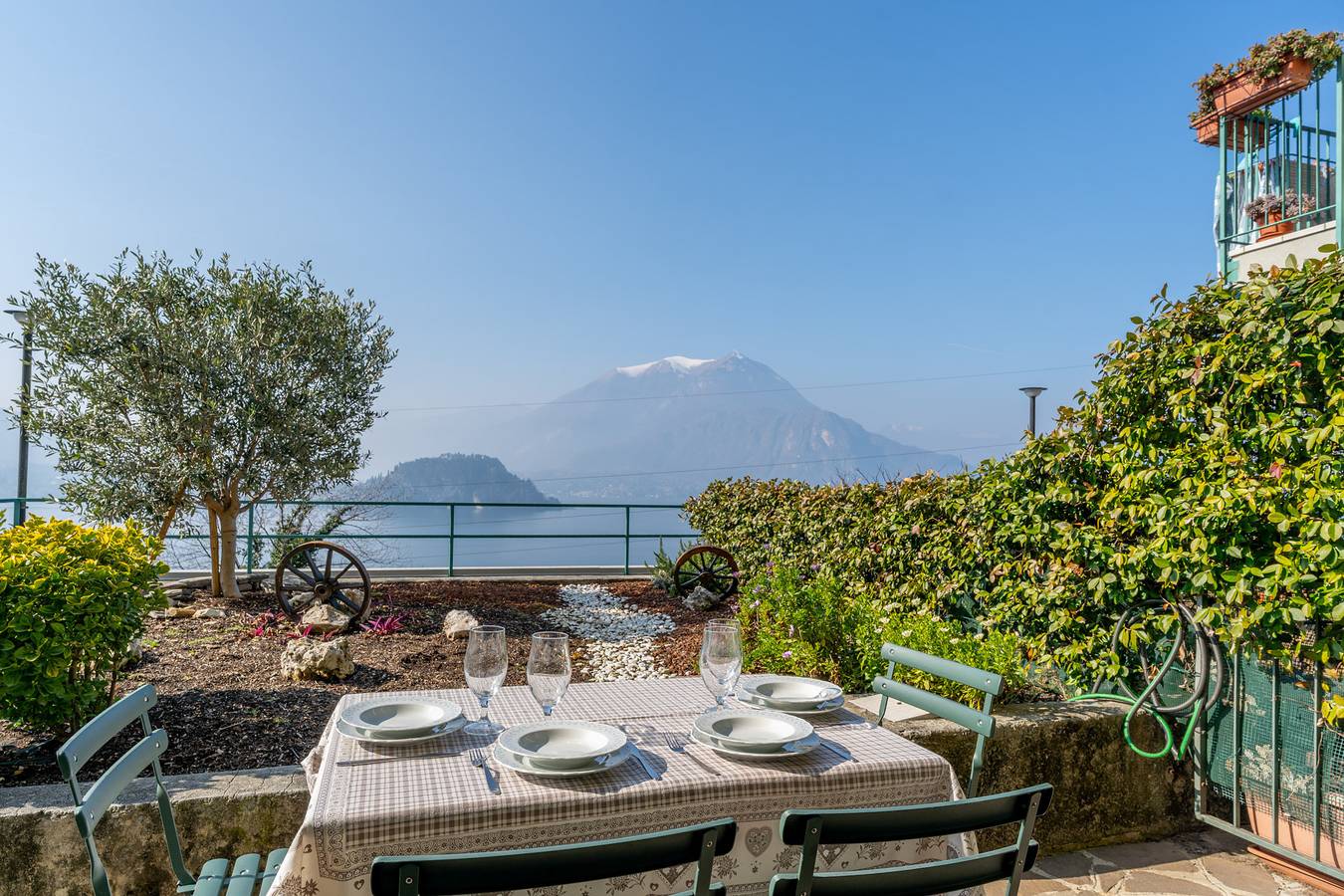 Appartamento intero, The terrace on Como Lake  - Varenna Pino in Comune di Varenna, Prealpi Bergamasche Occidentali
