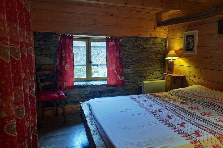 Location de vacances pour 8 personnes, avec terrasse et jardin, animaux acceptés à Antignac - 3