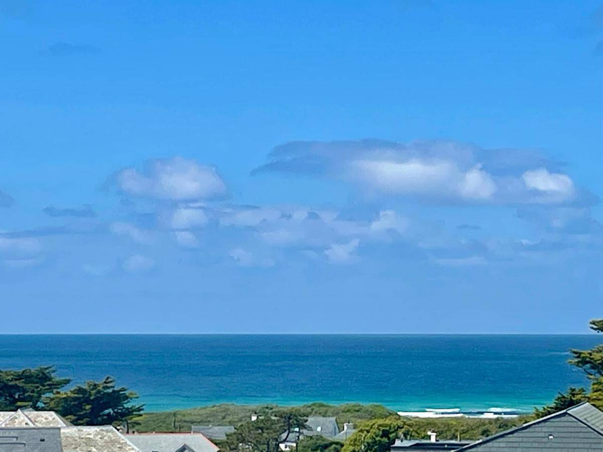 Entire apartment, Sea view apartment, first floor in Constantine Bay, Cornwall