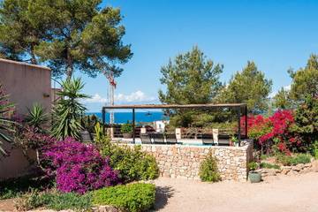 Holiday Rental for 8 People in Cala Tarida, Sant Josep de sa Talaia, Photo 1