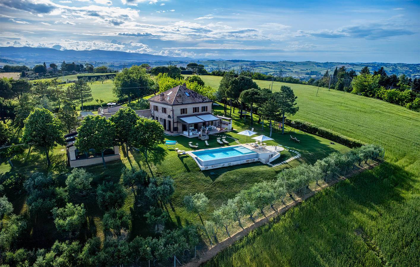 Casa de vacaciones para 12 personas con piscina in Macerata, Provincia de Macerata