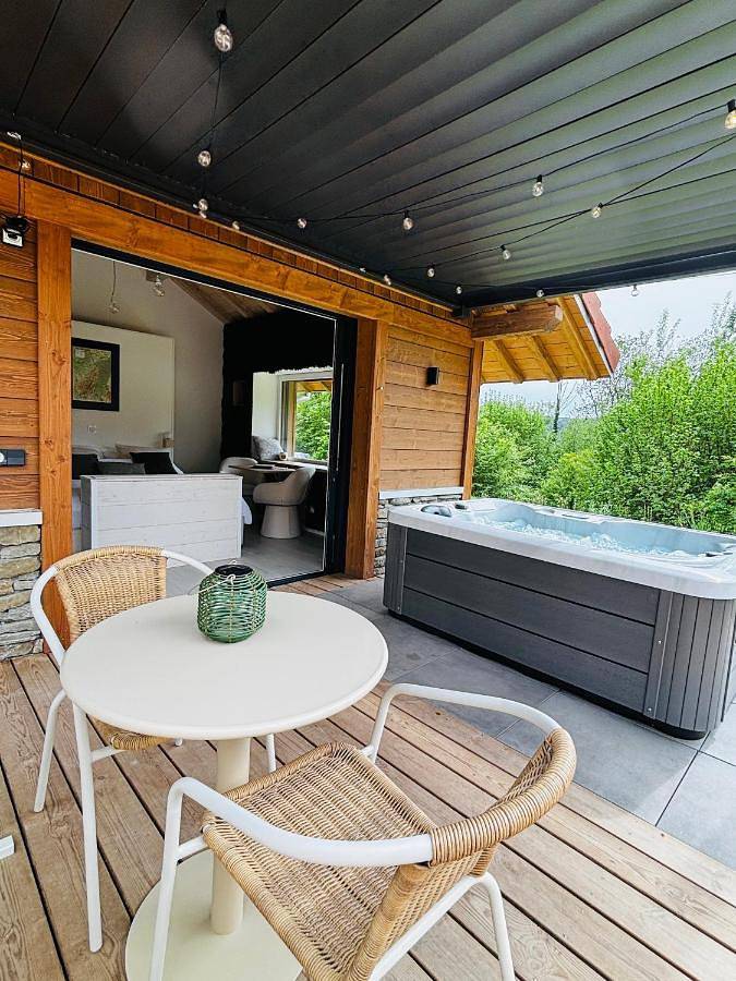 Gîte pour 2 personnes, avec jardin et jacuzzi