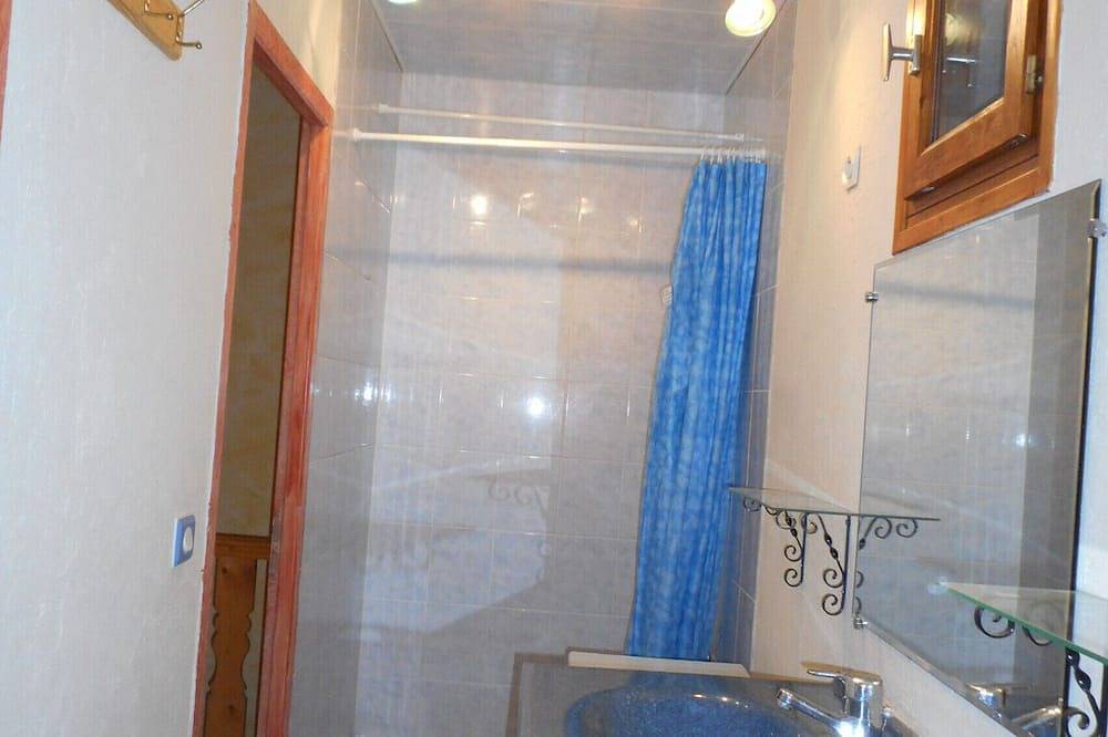 Appartement entier, Appartement de 60 M2 à Allemond dans chalet avec jardin in Allemond, Parc national des Écrins
