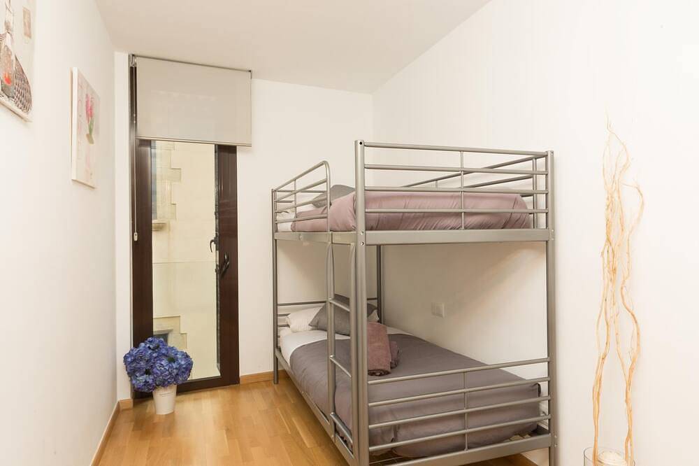 Ganze Wohnung, 25km From Barcelona next to the beach and train station.matarolux14 in Mataró, Costa del Maresme