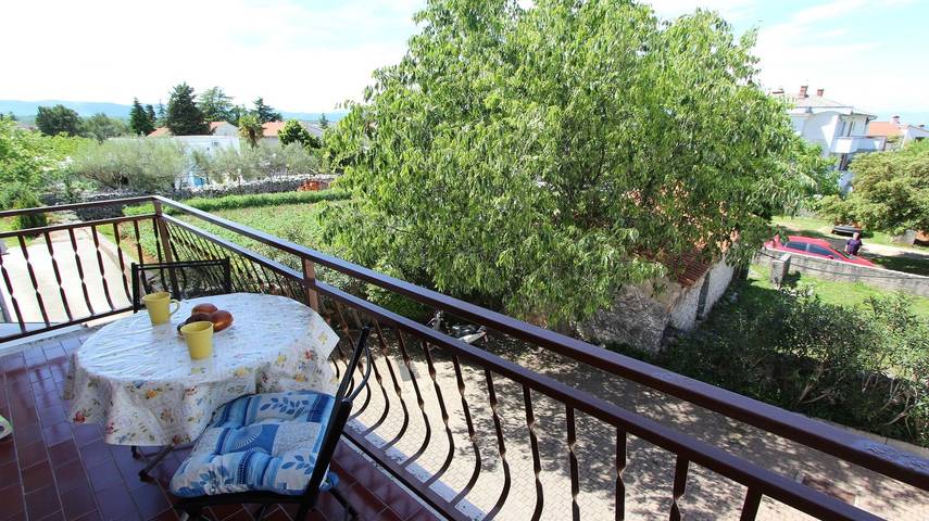 Ganze Wohnung, Studio-Ferienwohnung Jelka 1 für 2 Personen in Strandnähe auf der Insel Krk in Malinska-Dubašnica, Krk