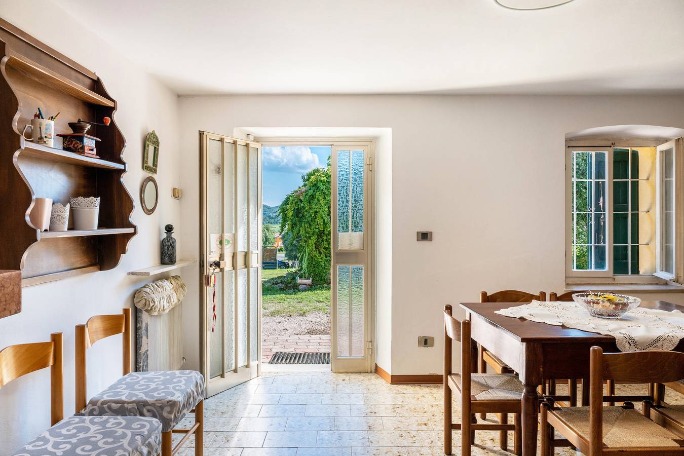 Holiday Home 'La Casa Di Delfina' with Private Garden in Caprino Veronese, Garda Mountains