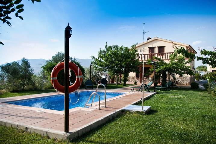 Casa rural para 4 personas, con Jacuzzi además de Terraza y Jardín en Pozo Alcón