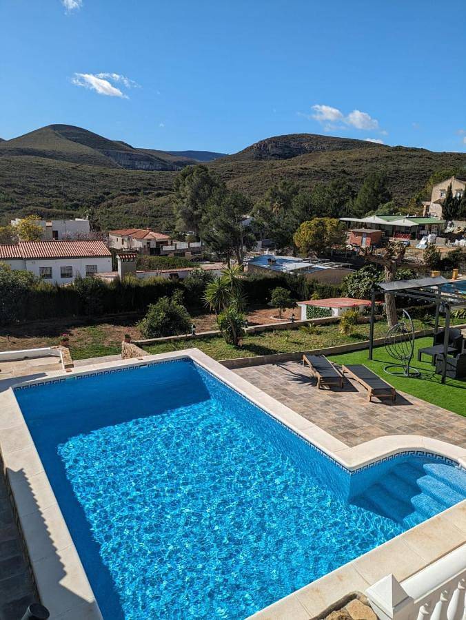 Three-Bedroom House in Turís, Province de Valence