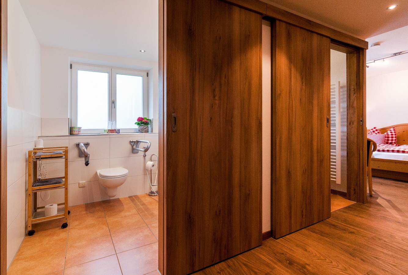 Entire holiday apartment, Semmelberg in Bad Wiessee, Alpine Region of Tegernsee and Schliersee
