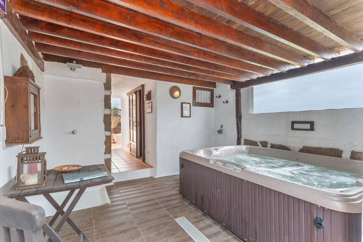 Casa rural para 16 personas, con jacuzzi y jardín en Haría - 2