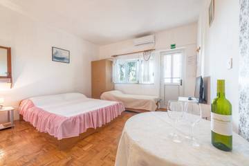 Apartament Wakacyjny dla 2 osoby w Lokva Rogoznica, Żupania splicko-dalmatyńska, Zdjęcie 2