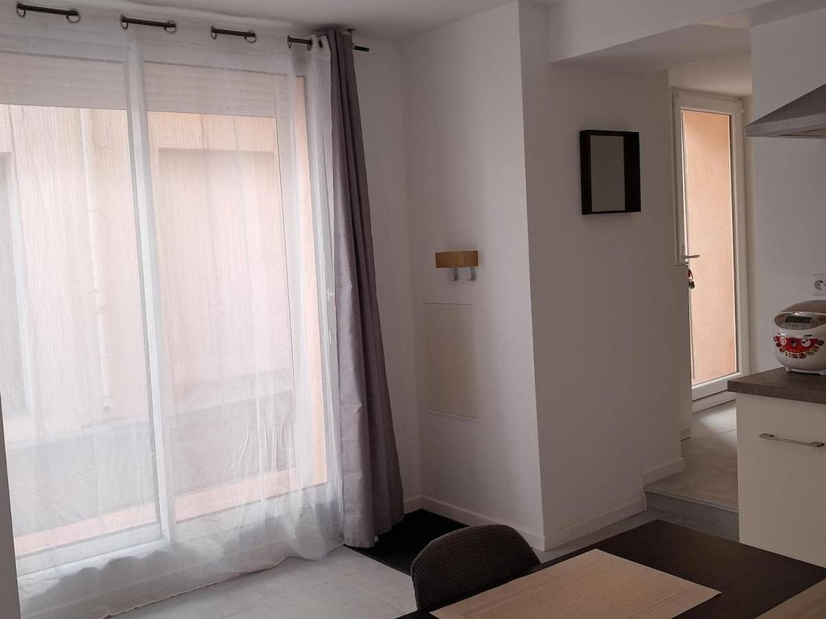 Appartement entier, T2 neuf très cosy in Boujan-sur-Libron, Côte méditerranéenne (France)
