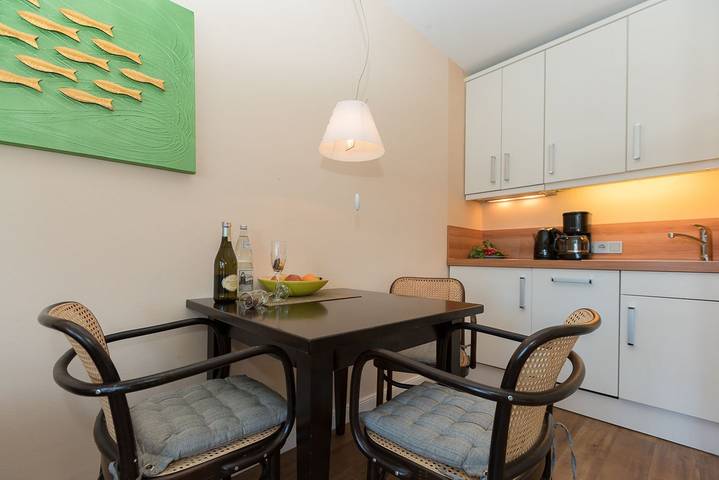 Ganze Wohnung, Modern ausgestattete Wohnung mit Balkon und Parkplatz in Wenningstedt in Nordfriesische Inseln (Schleswig-Holstein) (Schleswig-Holstein), Wenningstedt